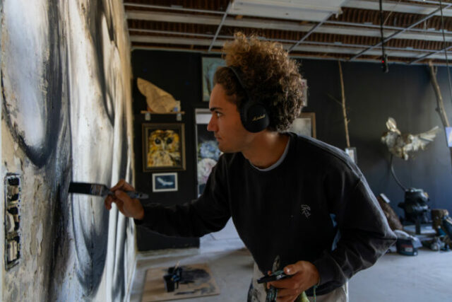 Oeuvre "Coeuràcorps" de l'artiste Skurf réalisée au Collège Fou Fou Fou les 20 et 21 septembre 2026
