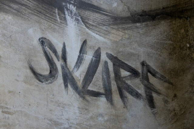 Oeuvre "Coeuràcorps" de l'artiste Skurf réalisée au Collège Fou Fou Fou les 20 et 21 septembre 2026