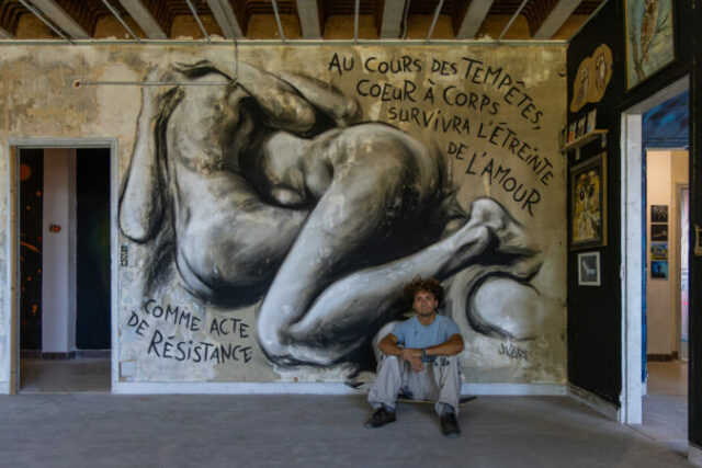 Oeuvre "Coeuràcorps" de l'artiste Skurf réalisée au Collège Fou Fou Fou les 20 et 21 septembre 2026